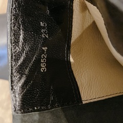 【新品未使用】pitti　ピッティ レザーロングブーツ 内側ジップの画像