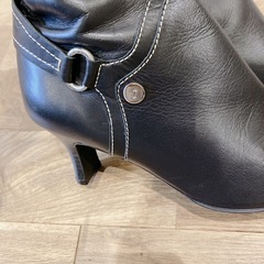 【新品未使用】pitti　ピッティ レザーロングブーツ 内側ジップの画像