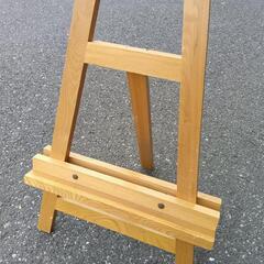 小型木製イーゼルの画像