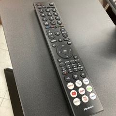 ⭐︎1年間保証⭐︎ハイセンス　4Kチューナー内蔵倍速パネル搭載43型液晶テレビ　TVスタンドセット　2023年製　43E7H ※脚は欠品です。の画像