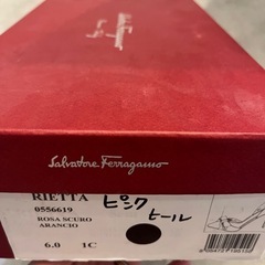 フェラガモ　パンプス　23センチ　の画像