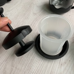 24【未使用】ティーポット700ml、マグカップ2個の画像