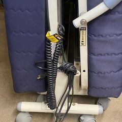 リクライニング電動ベッドの画像