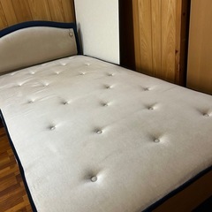 シングルベッド
