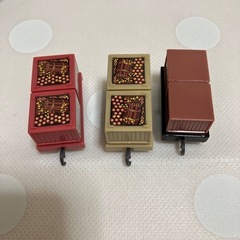 一つどれでも50円　
カプセルプラレール　トーマス21個の画像