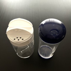 新品 寿司型＆調味料入れ×2個の画像