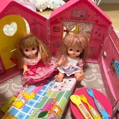 メルちゃん人形とおままごとセットの画像