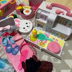 メルちゃん人形とおままごとセットの画像