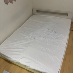 ダブルベッド