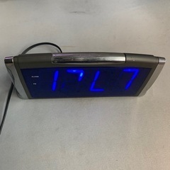 デジタル時計‼️赤文字🟥青文字🟦２個セット❣️の画像