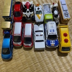 トミカ13台セット