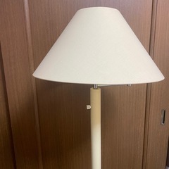 フロアスタンド照明の画像