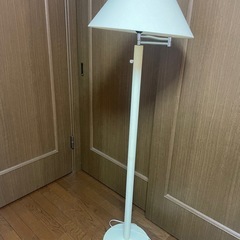 フロアスタンド照明の画像