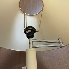 フロアスタンド照明の画像