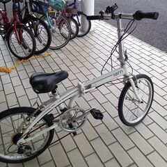 ★ジモティ割あり★  折りたたみ自転車 20インチ ホワイト クリーニング済み TK5540の画像