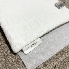 GIVENCHYポーチの画像