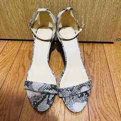 パイソン柄　パンプス