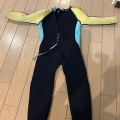 子ども用ウェットスーツの画像