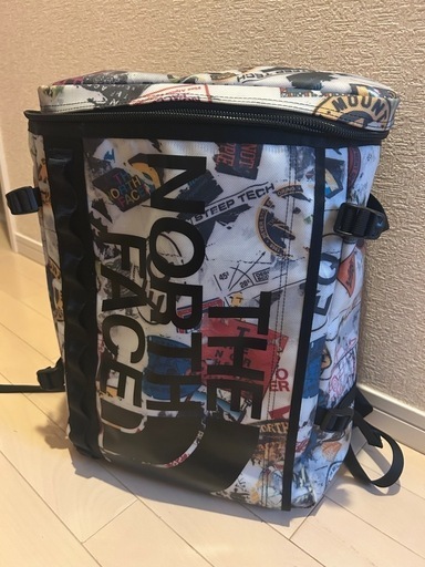 ノースフェイス限定色リュック
