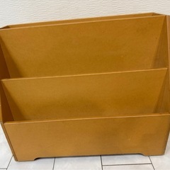 本棚　絵本や雑誌などに　　