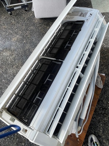 インバーター冷暖房除湿タイプ　ルームエアコン CS-J228C