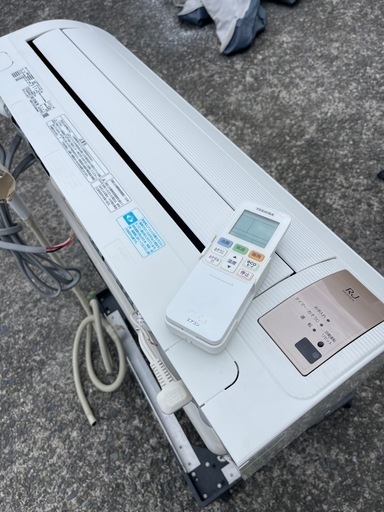 東芝 RAS-2214T(W) エアコン6畳用 ルームエアコン Tシリーズ 単相100 6畳程度 ホワイト