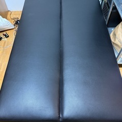 アスプルンド ソファベッド ブラック 1脚 幅1800mm リクライニングベンチ 3人掛け PVCレザー張地 仮眠用ベッドの画像