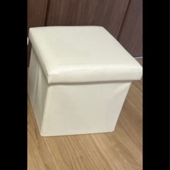 椅子型物入れ白の画像