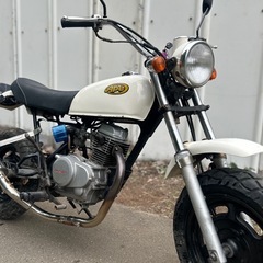 【動画あり】エイプ50 カスタム　キャブ車　社外マフラーハリケー...
