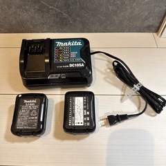 makita 掃除機、バッテリー、充電器の画像