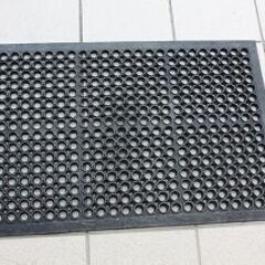玄関用ゴムマット