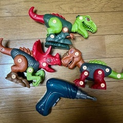 恐竜の組み立ておもちゃ