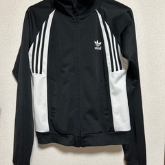 adidas パーカー