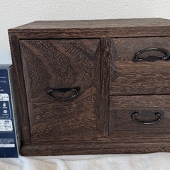木製の小物入れの画像