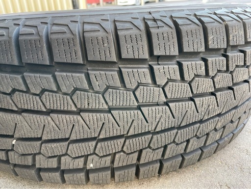  タイヤ　 ヨコハマ　iceGUARD SUV G075 18インチ
