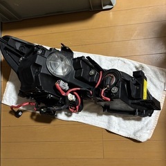 LEXUS 19型 GS 純正ヘッドライト左右セットの画像