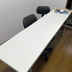白い天板の長机 まだまだ十分にきれいです！