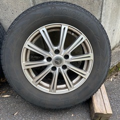 215/70R16 スタッドレスタイヤ　ホイールセットの画像