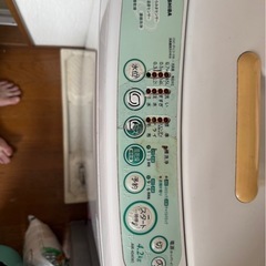 【無料】TOSHIBA 洗濯機（4.2kg・動作OK／足1本欠損）の画像