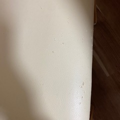 ダイニングテーブルと椅子の3点セットの画像
