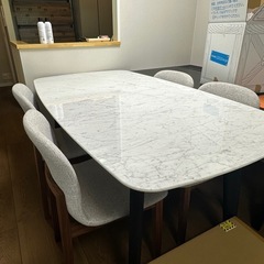 大理石製ダイニングテーブル（4人掛け）+椅子4脚