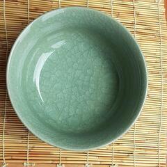 陶器　盛り鉢　緑翡翠色に輝く貫入模様　約17cmの画像