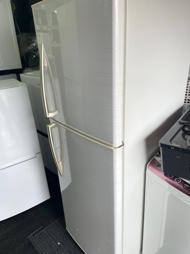 北九州市内配送無料 保証付き ユーイング 228L 2ドアノンフロン冷蔵庫