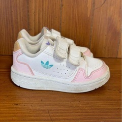 adidas スニーカー　キッズ　女の子　14センチの画像