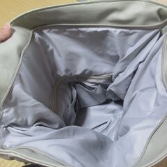 used  バッグ　オフホワイト(グレー？)の画像