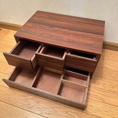 高級感のある木製小物入れ／一部カケありの画像