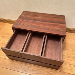 高級感のある木製小物入れ／一部カケありの画像