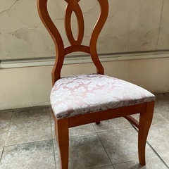 木製の椅子　5脚以上からご案内いたします。
