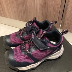【美品】KEEN  防水スニーカー　17