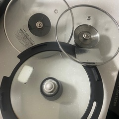 蓋　2種　黒い蓋売り切れの画像